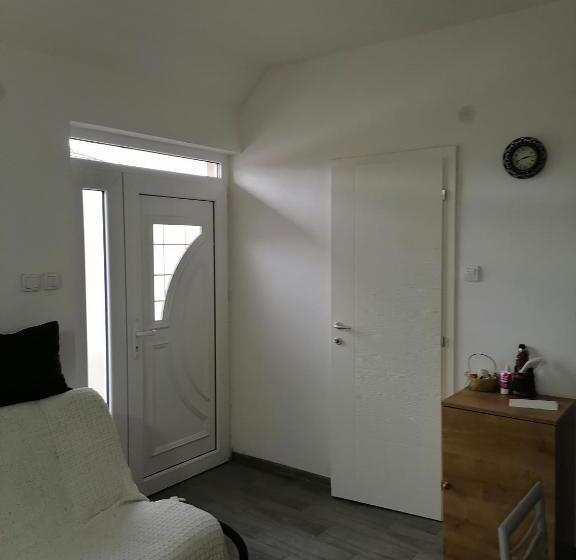 اتاق استاندارد, Petković Apartman