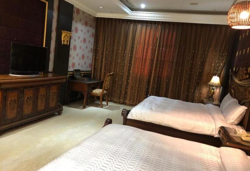 اتاق استاندارد چهار تخته, Royal Garden Motel   Chiayi Branch