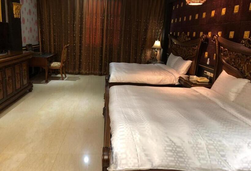 اتاق استاندارد چهار تخته, Royal Garden Motel   Chiayi Branch