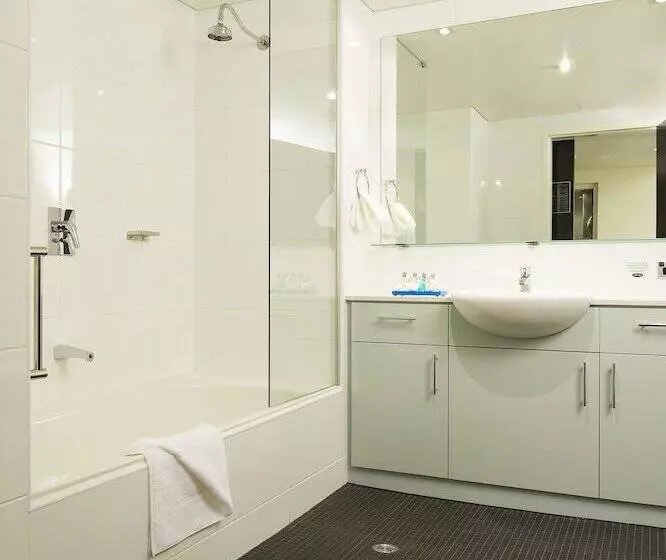 استودیوی پریمیوم, Adina Apartment Hotel Perth