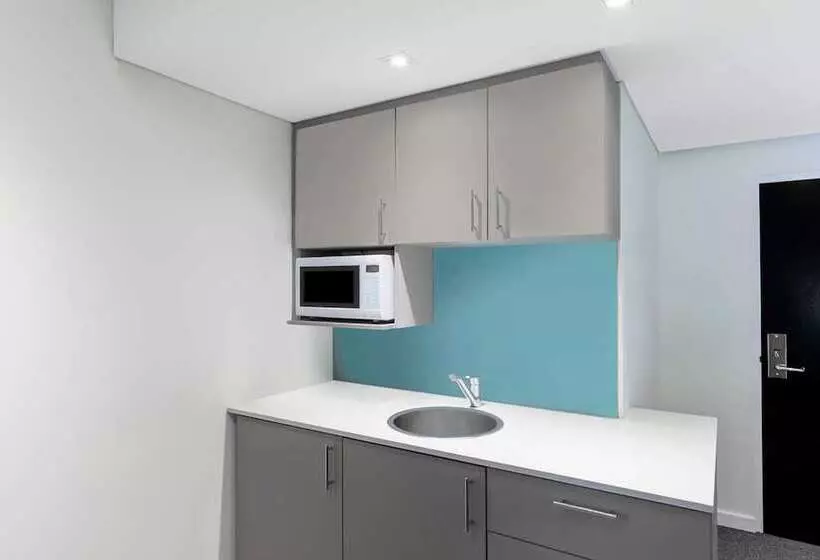 استودیوی پریمیوم, Adina Apartment Hotel Perth