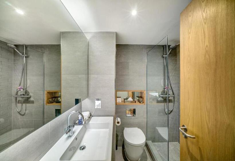 اتاق استاندارد سه نفره, Apex City Of Glasgow