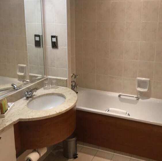 חדר אקזקיוטיב, Apollo