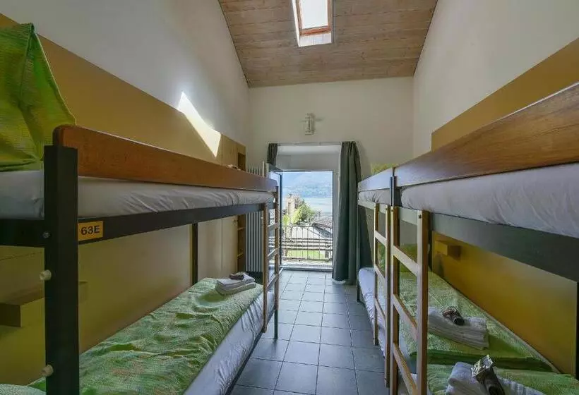 تختخواب در اتاق مشترک, Casa Moscia