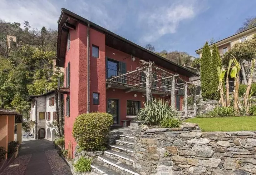 اتاق اکونومی, Casa Moscia