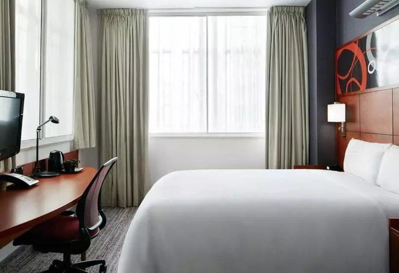 ベーシックルーム, Club Quarters Hotel London City, London