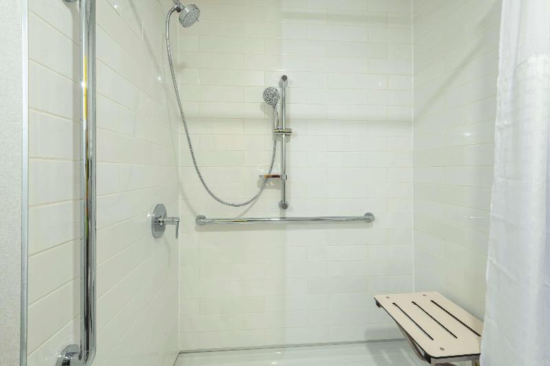 Номер Стандарт Кровать Кинг Адаптированный для Инвалидов, Comfort Inn & Suites