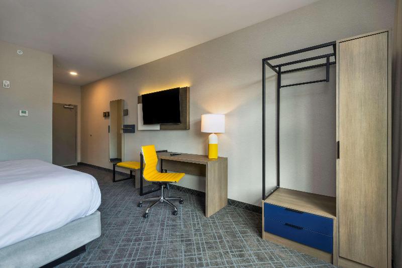 חדר סטנדרט עם מיטת קינג, Comfort Inn & Suites