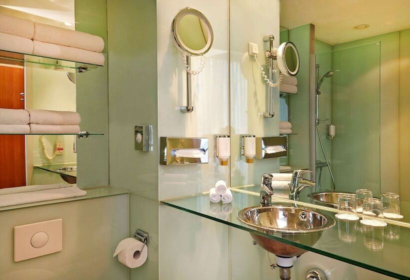 Bisneshuone, H+ Hotel Berlin Mitte