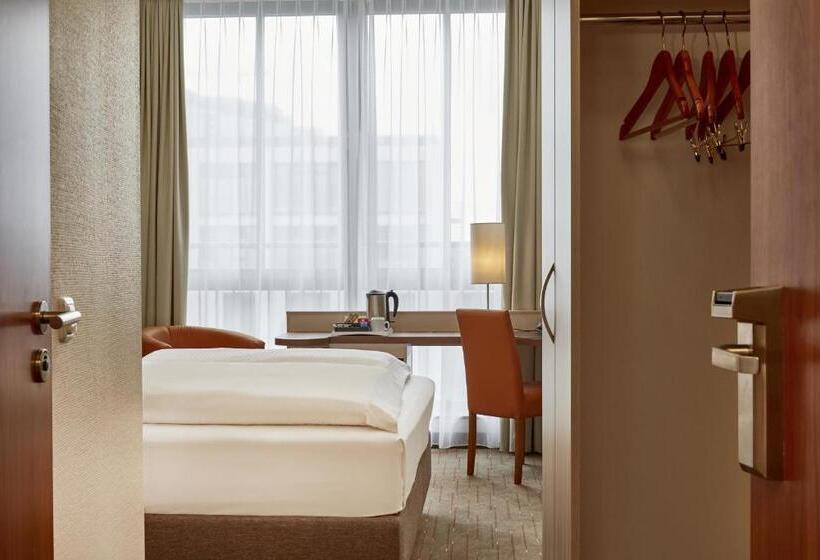 Bisneshuone, H+ Hotel Berlin Mitte