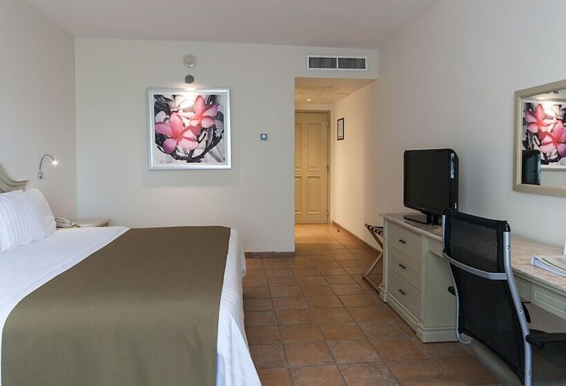 ダブルベッドスタンダードルーム, Holiday Inn Ciudad Del Carmen, An Ihg