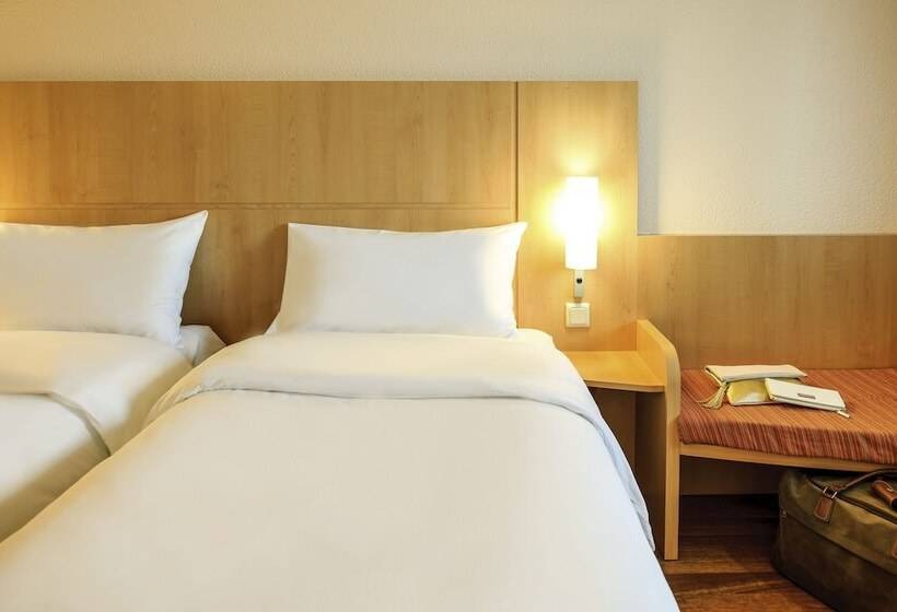 Номер Стандарт, Ibis Leeds Centre Marlborough Street