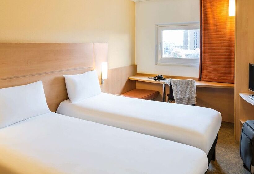 Номер Стандарт, Ibis Leeds Centre Marlborough Street