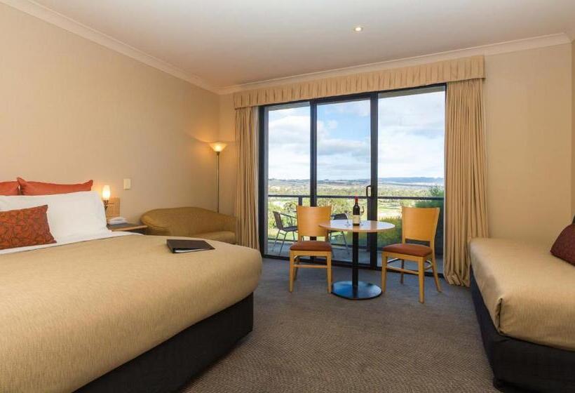 غرفة قياسية مزوَّدة بشُرفة, Mccracken Country Club