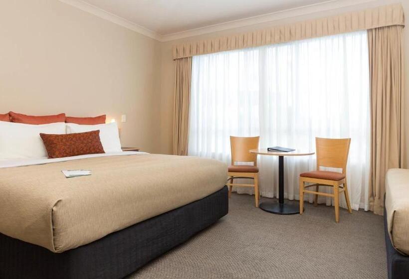 غرفة قياسية, Mccracken Country Club