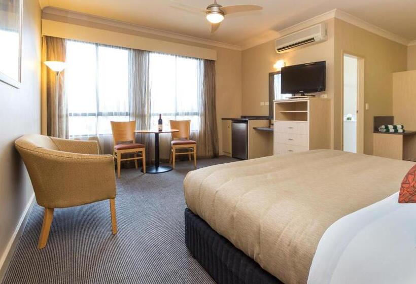 غرفة قياسية مزودة بجاكوزى, Mccracken Country Club