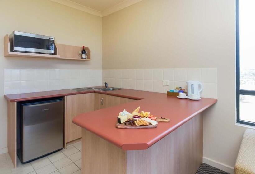 غرفة قياسية, Mccracken Country Club