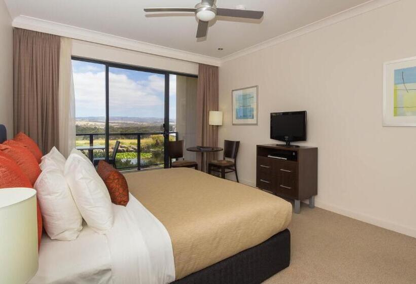 إستوديو قياسى, Mccracken Country Club