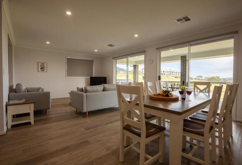 شقة 4 غرف, Mccracken Country Club