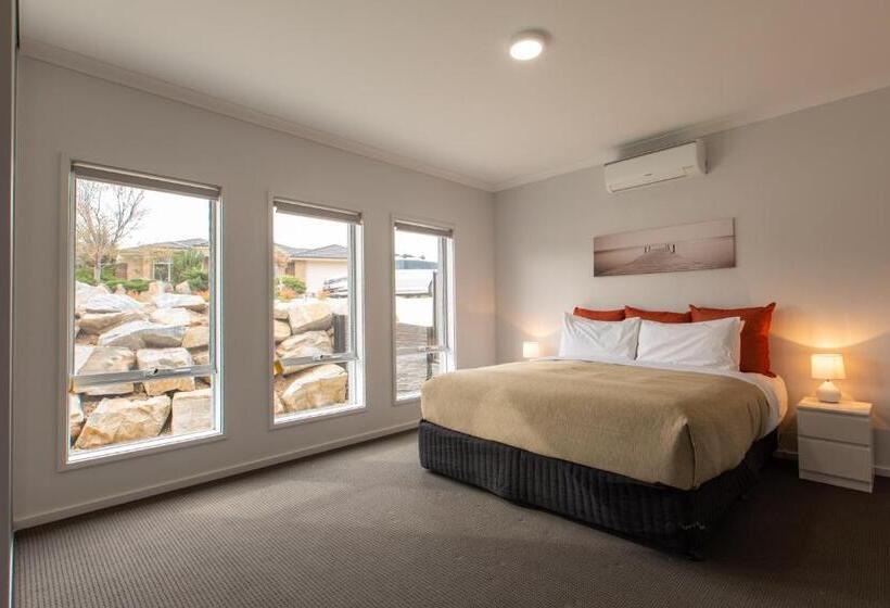 شقة 4 غرف, Mccracken Country Club