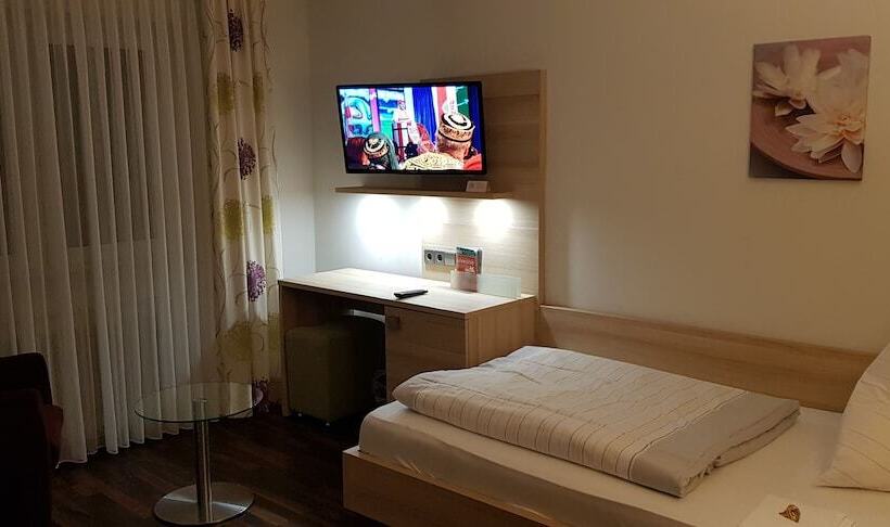 컴포트 싱글 룸, Restaurant Frohlich