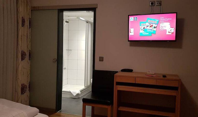 컴포트 룸, Restaurant Frohlich