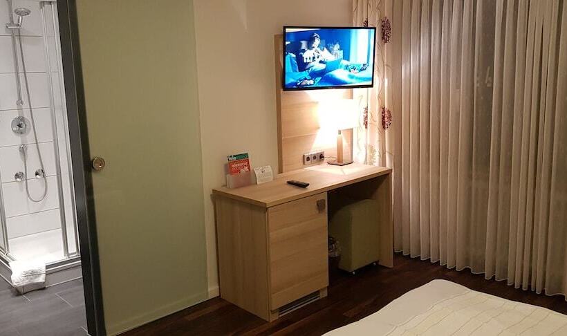 컴포트 룸, Restaurant Frohlich