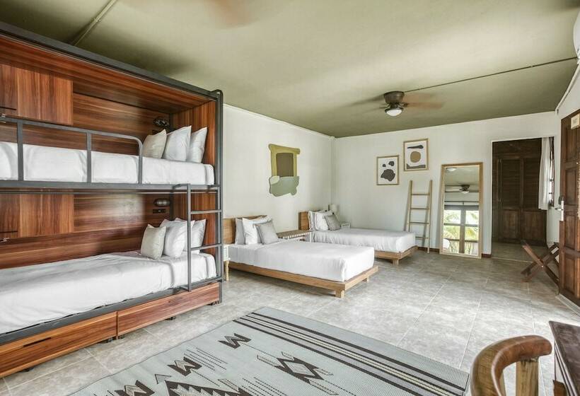 غرفة عائلية, Selina Tulum