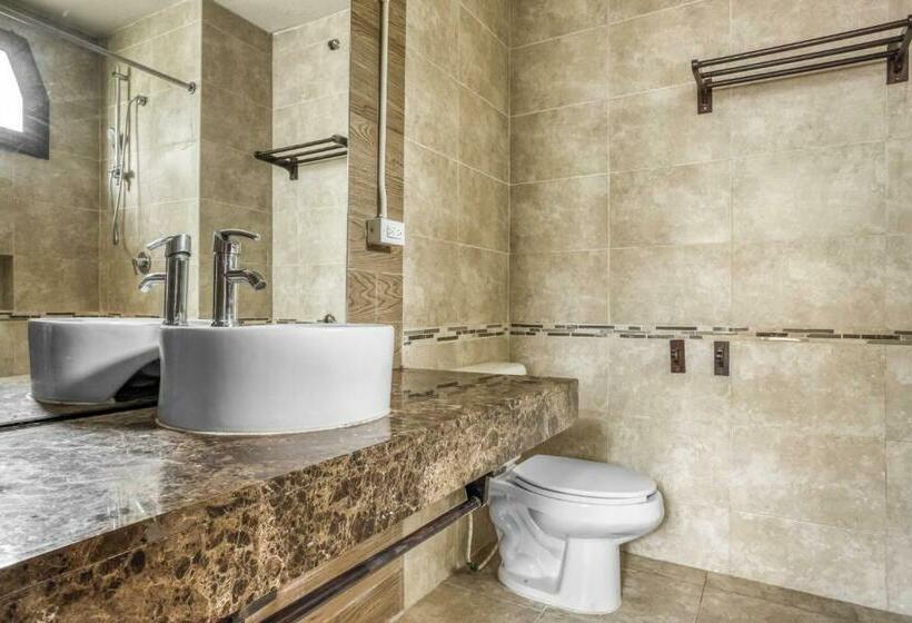 سرير فى غرفة مشتركه, Selina Tulum