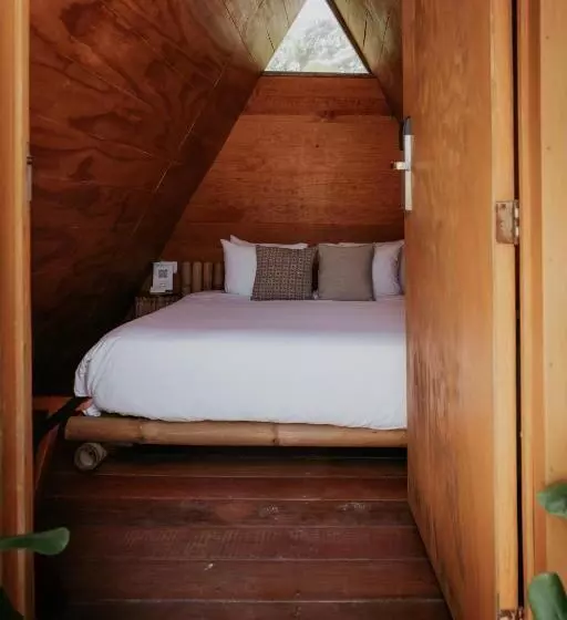 چادر با خدمات رفاهی استاندارد, Selina Tulum
