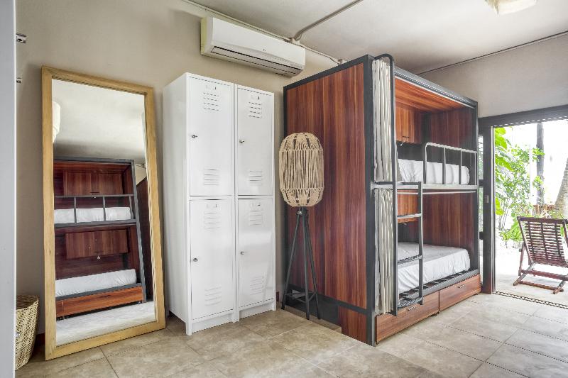 سرير فى غرفة مشتركه, Selina Tulum