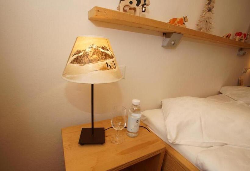 带阳台的高级房间, Posthotel Rössli