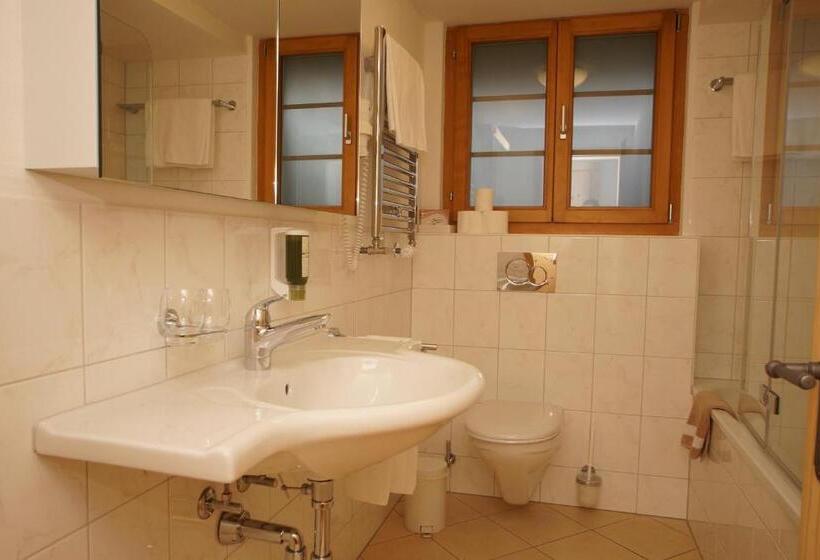 带阳台的高级房间, Posthotel Rössli