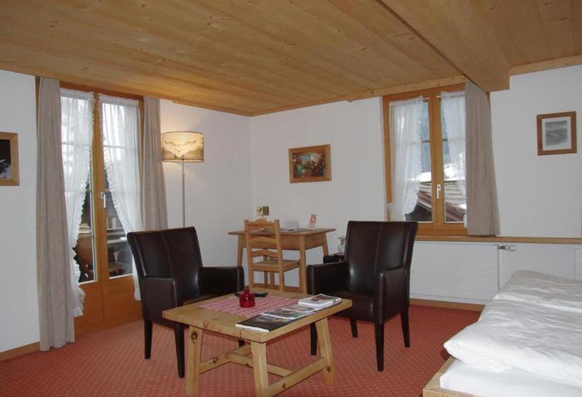 带阳台的高级房间, Posthotel Rössli