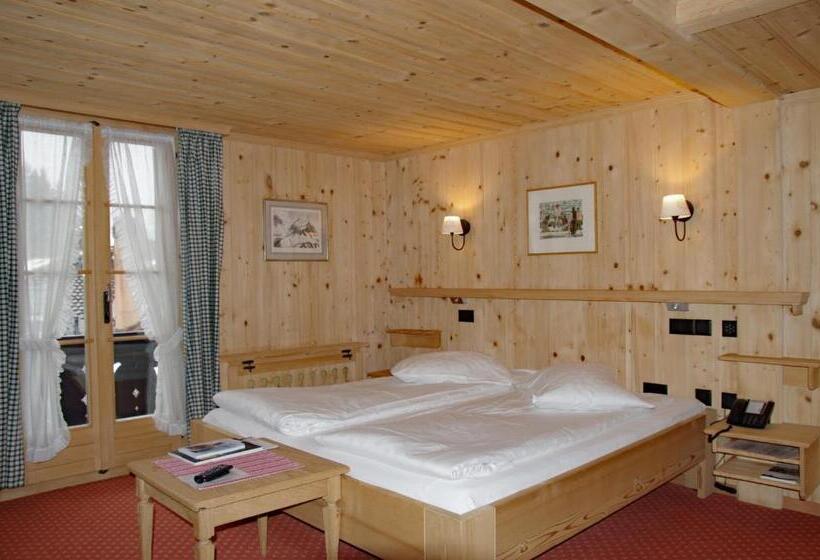 带阳台的高级房间, Posthotel Rössli