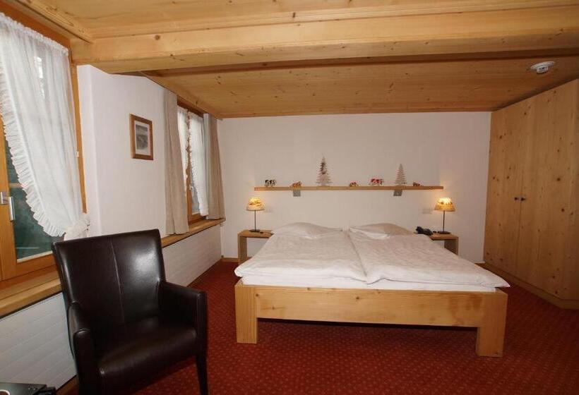 اتاق سوپریور با بالکن, Posthotel Rössli
