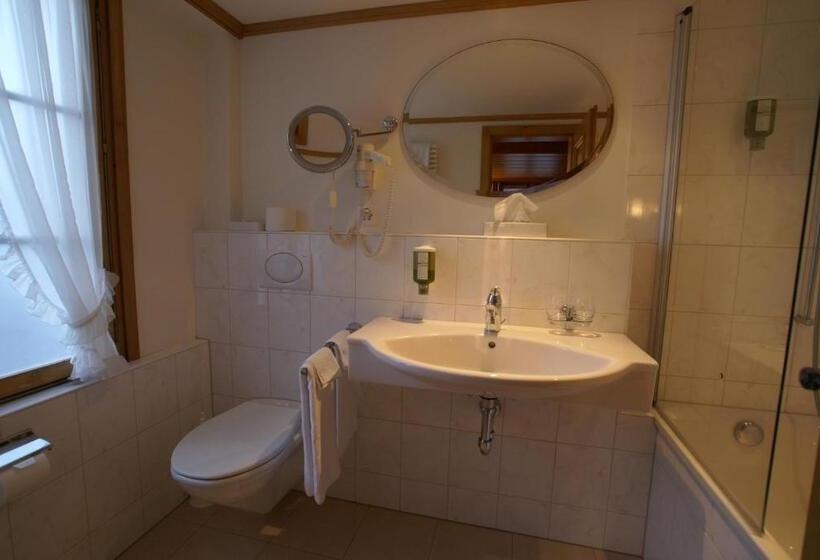 带阳台的高级房间, Posthotel Rössli