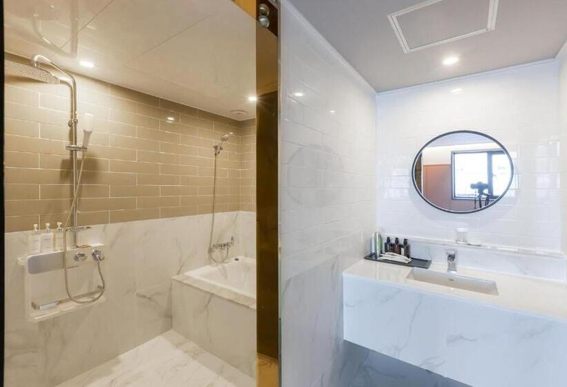 デラックスルーム, Browndot Hotel Sasang Renecite