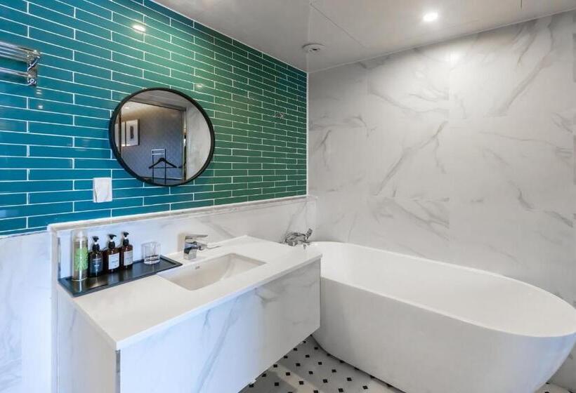 デラックスルーム, Browndot Hotel Sasang Renecite