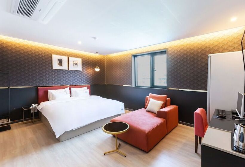 Номер Deluxe, Browndot Hotel Sasang Renecite