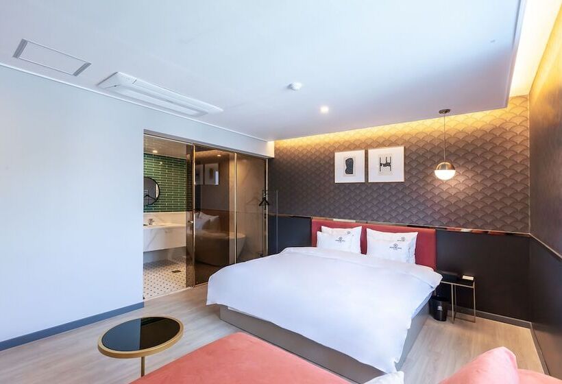 デラックスルーム, Browndot Hotel Sasang Renecite