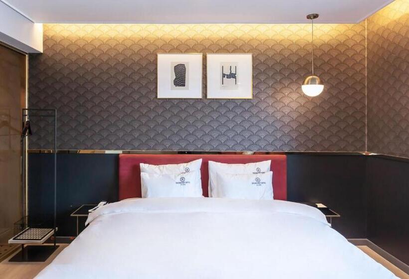 Номер Deluxe, Browndot Hotel Sasang Renecite