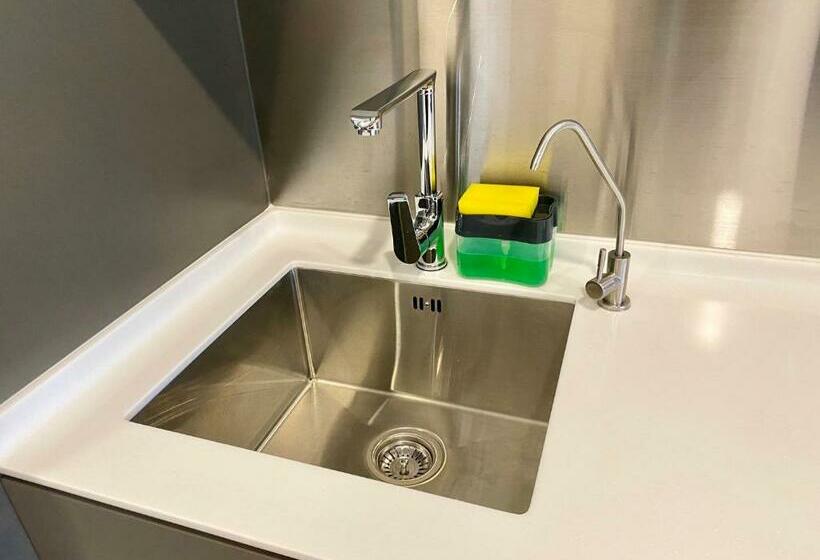 استودیوی استاندارد, Ceylonz Seasonal Suites