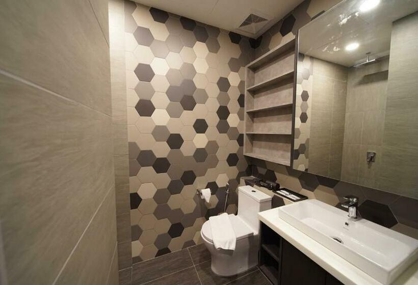 اتاق راحتی سه تخته, Ceylonz Seasonal Suites