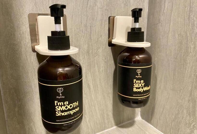 استودیوی استاندارد, Ceylonz Seasonal Suites