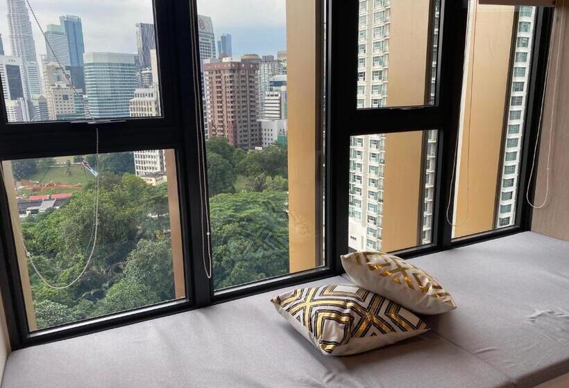 استودیوی استاندارد, Ceylonz Seasonal Suites