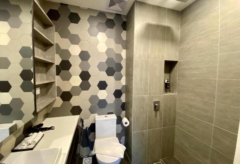استودیوی استاندارد, Ceylonz Seasonal Suites