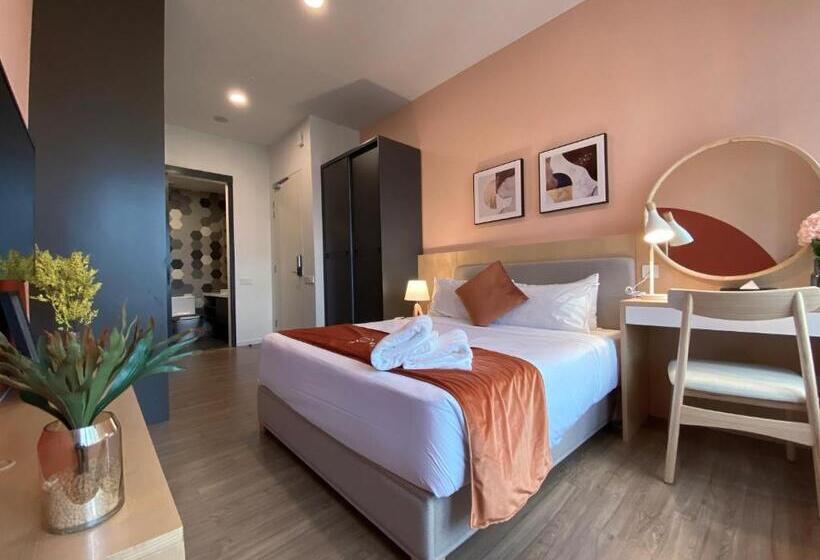 استودیوی استاندارد, Ceylonz Seasonal Suites