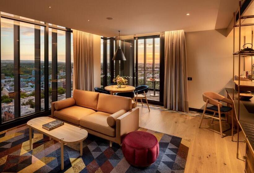 디럭스 스위트, Indigo Adelaide Markets, An Ihg