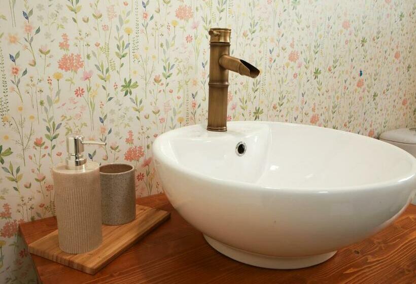 דירת חדר נוף לגינה, Karolina Vendégház